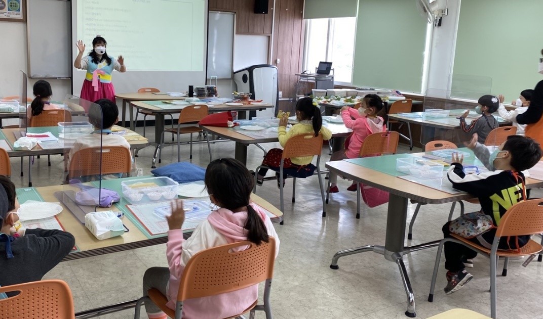 창원도서관, 서로 다르게 생겨도 괜찮아! - 관련이미지1