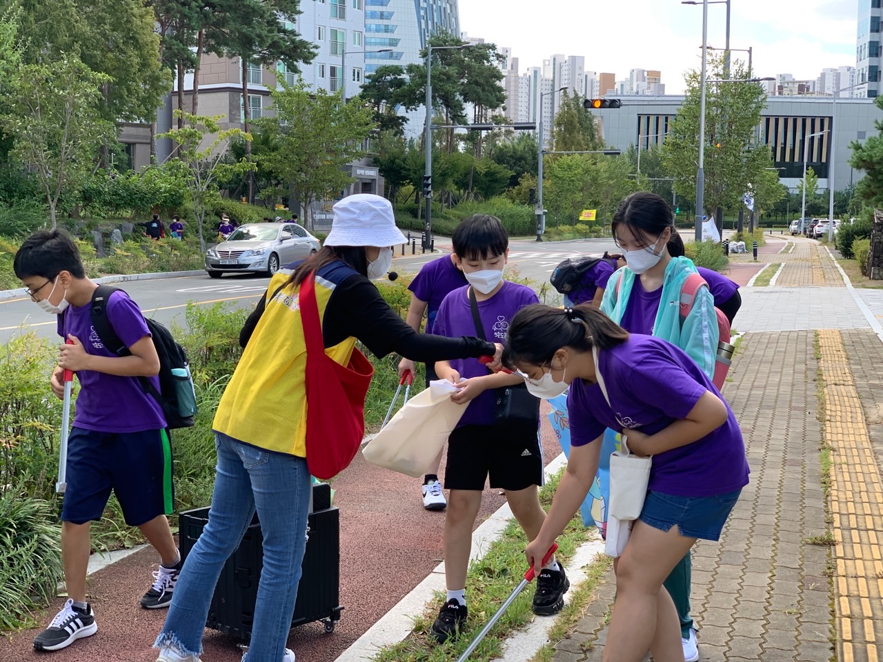 갈전초, 줍깅 활동으로 환경을 보호해요! - 관련이미지1