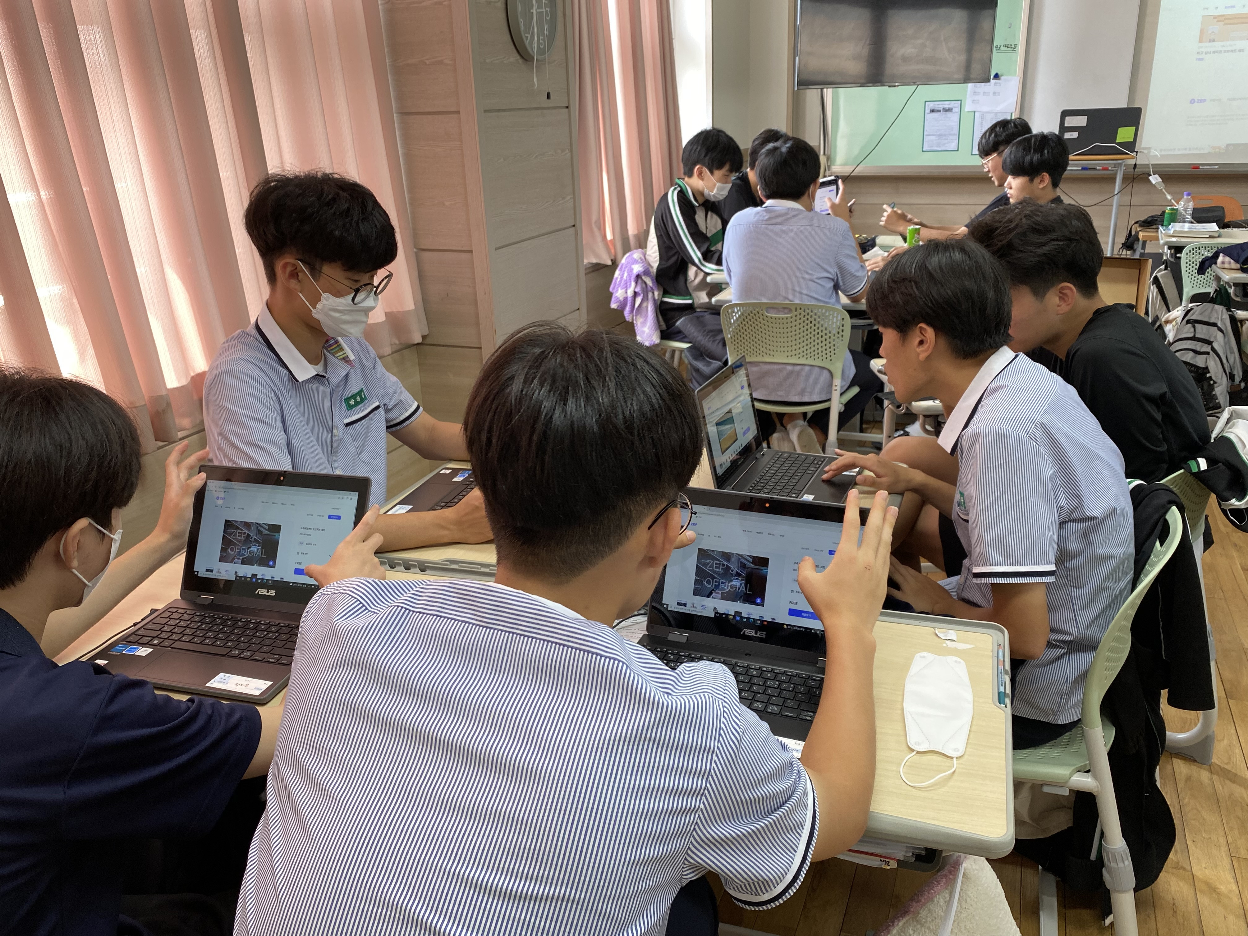 웅천고의 미래 인재들, 메타버스 체험활동으로 꿈을 향해 도약하다 - 관련이미지2