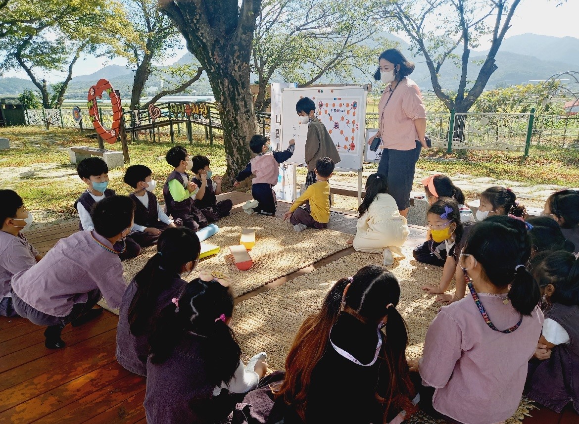 선진유치원<얼쑤! 우리의 것은 좋은 것이여! ‘전통놀이 한마당’운영> - 관련이미지1