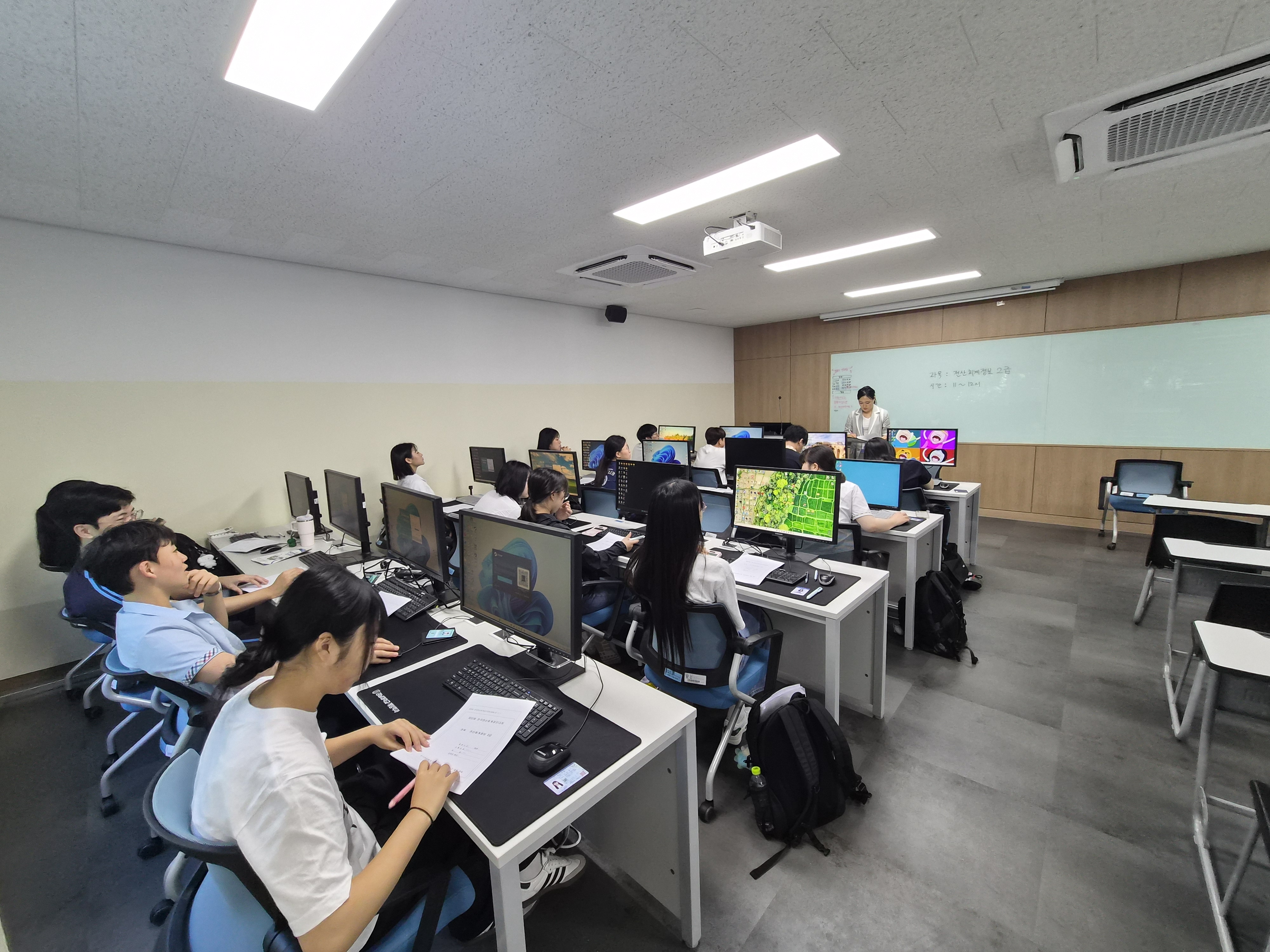 신반정보고, 스승과 제자 나란히 수상 - 관련이미지2
