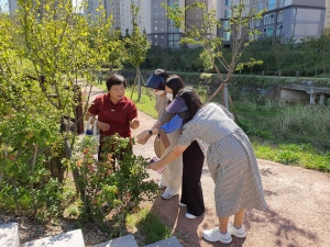 웅천초병설유치원, 생태 감수성을 일깨우는 교원 연수 - 관련이미지1