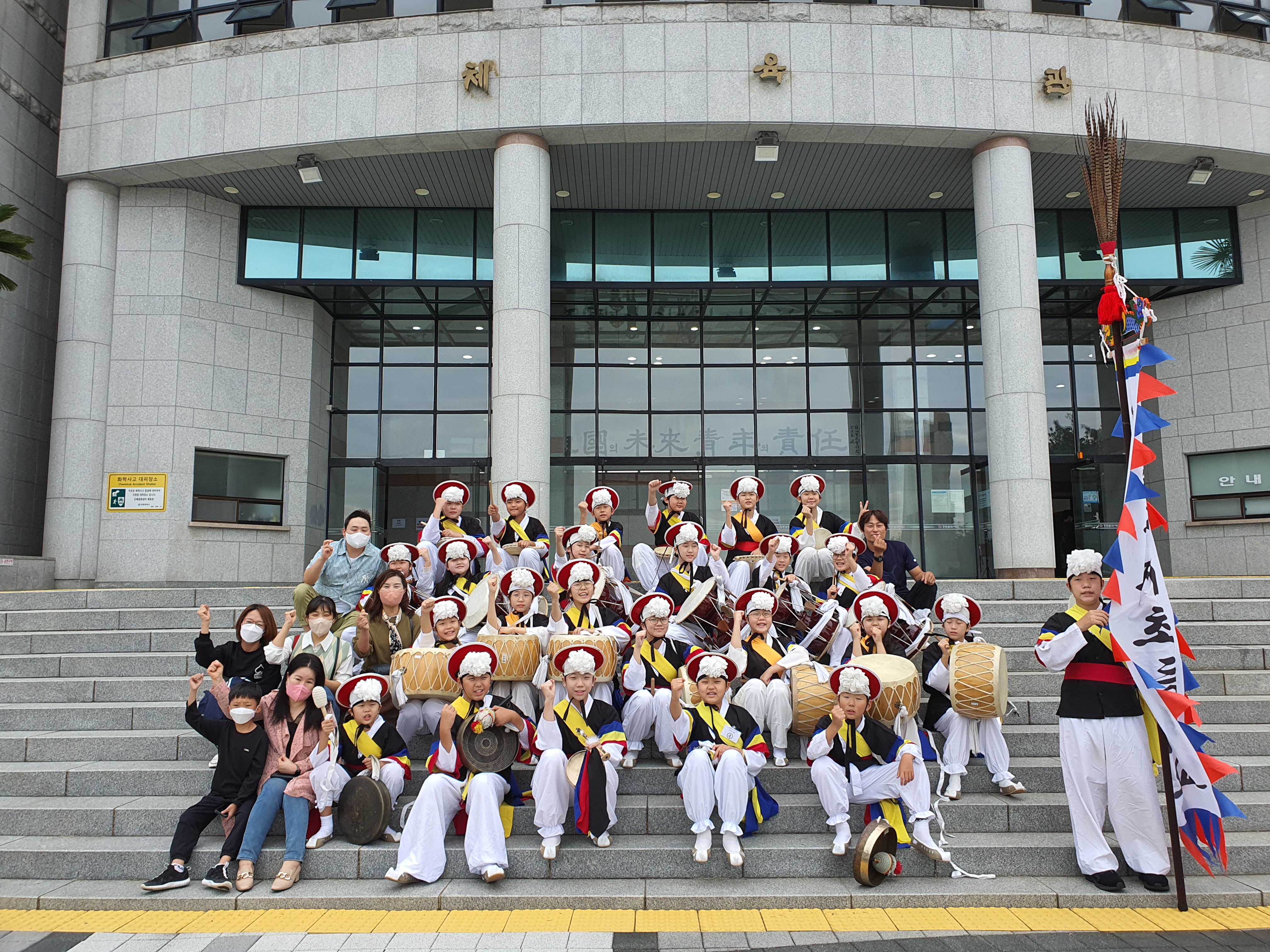 김해구지초 풍물부, 제22회 진해전국국악대전 초등부(풍물부문) 대상 입상 - 관련이미지2