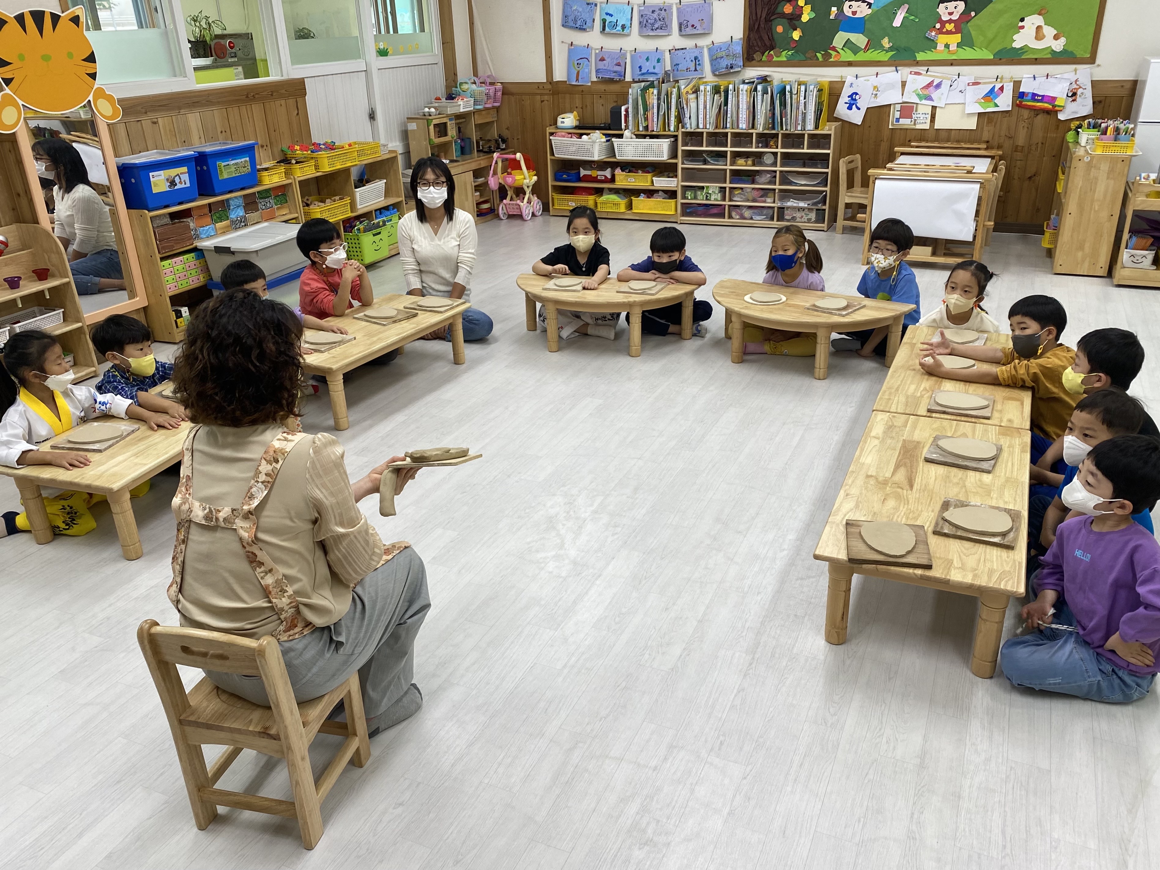 회원초병설유, 조물조물 흙놀이 하며 도예가가 되어보아요! - 관련이미지1
