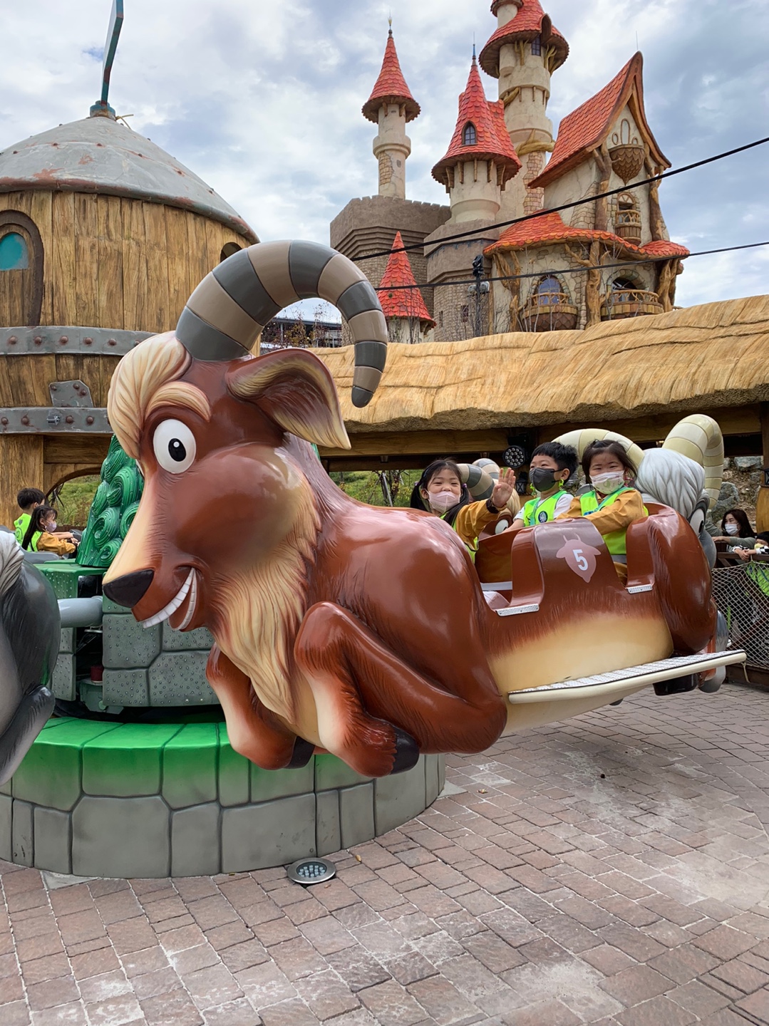 김해 단설 장유유치원, 롯데월드 어드벤처 부산에 다녀왔어요. - 관련이미지1