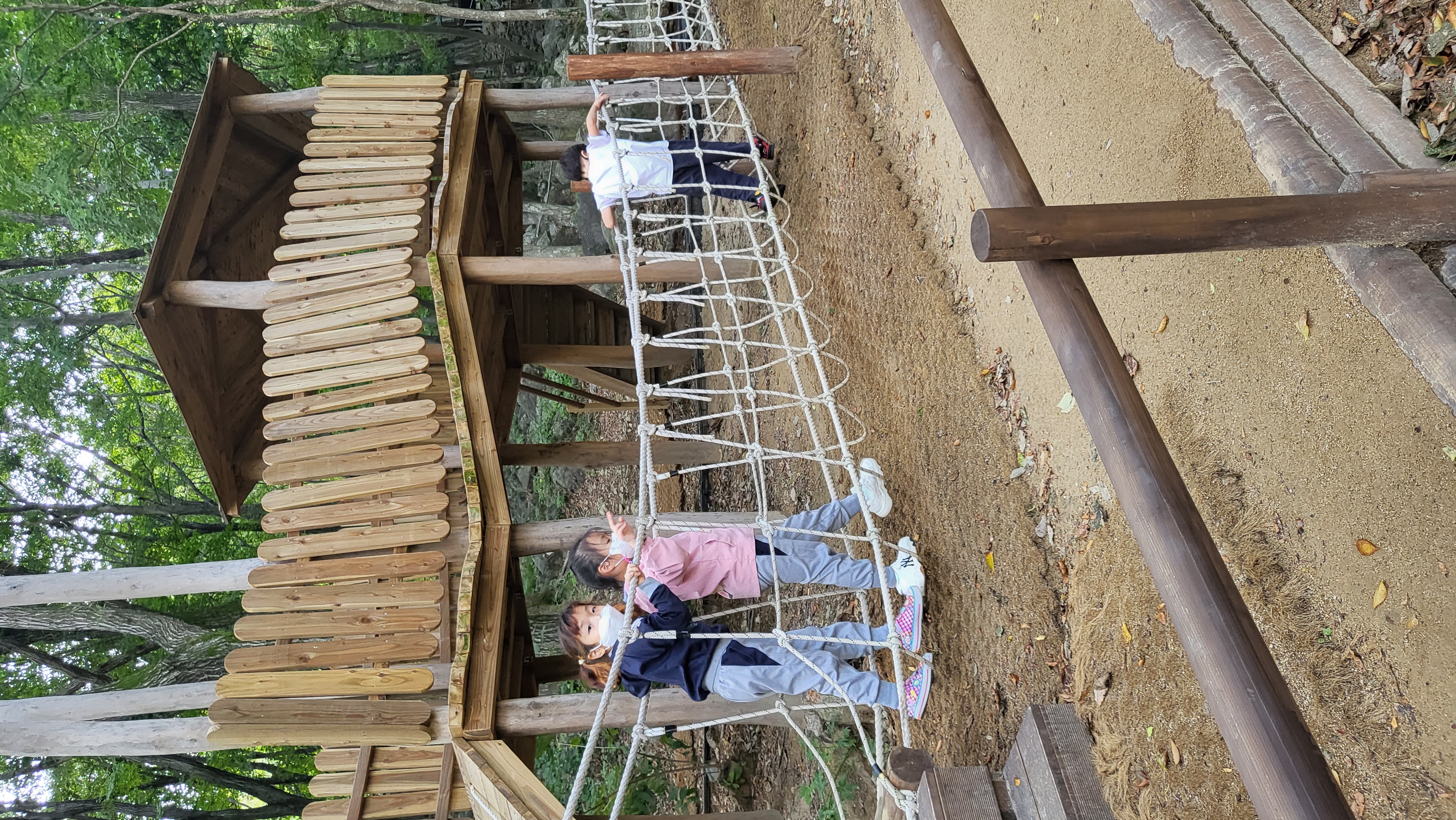 아주초등학교병설유치원, 거제목재문화체험장 현장체험학습 실시 - 관련이미지2