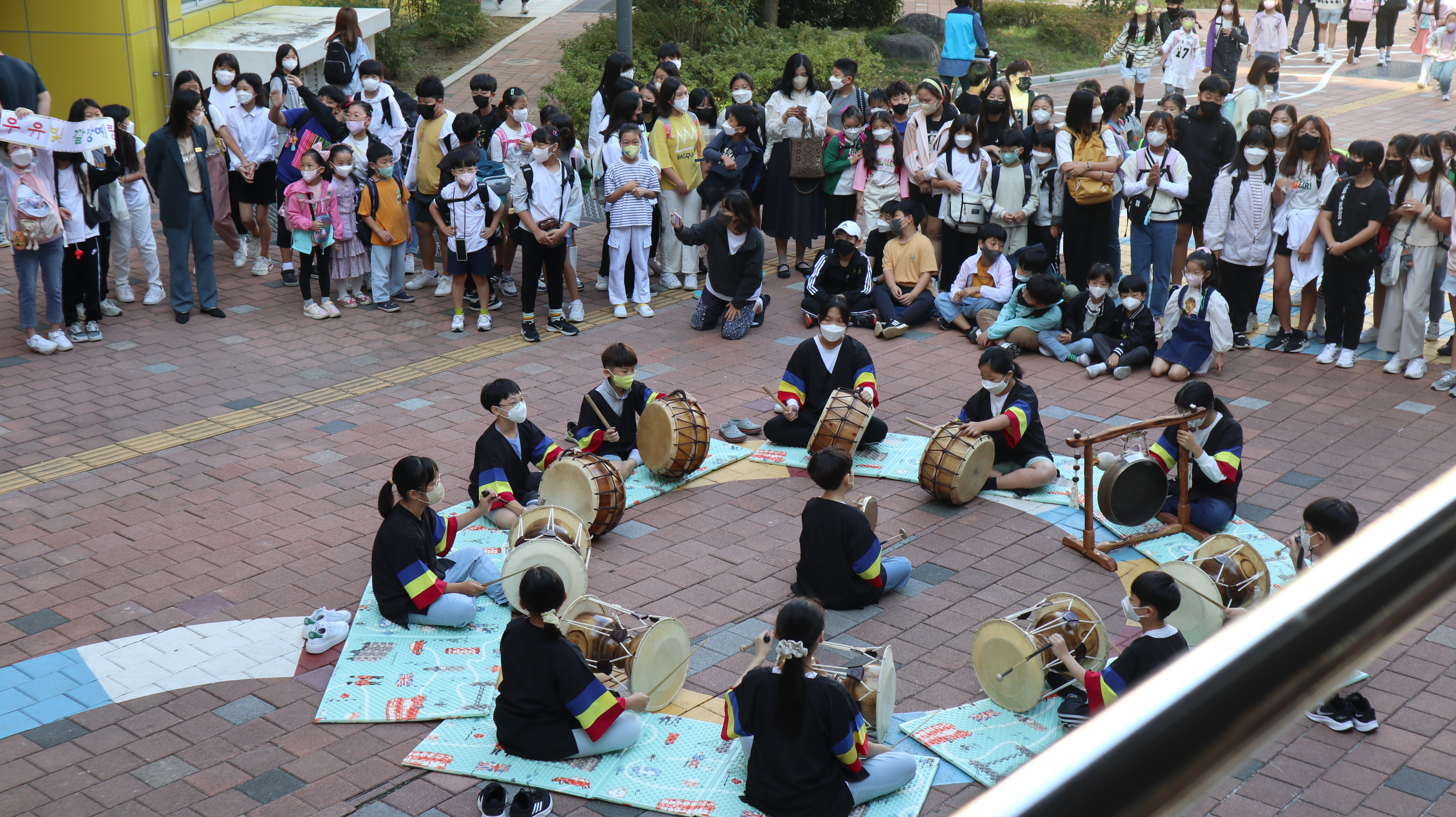 가양초, 국악동아리‘온새미로’와 밴드부 ‘꿈길 꽃길’공연 - 관련이미지1