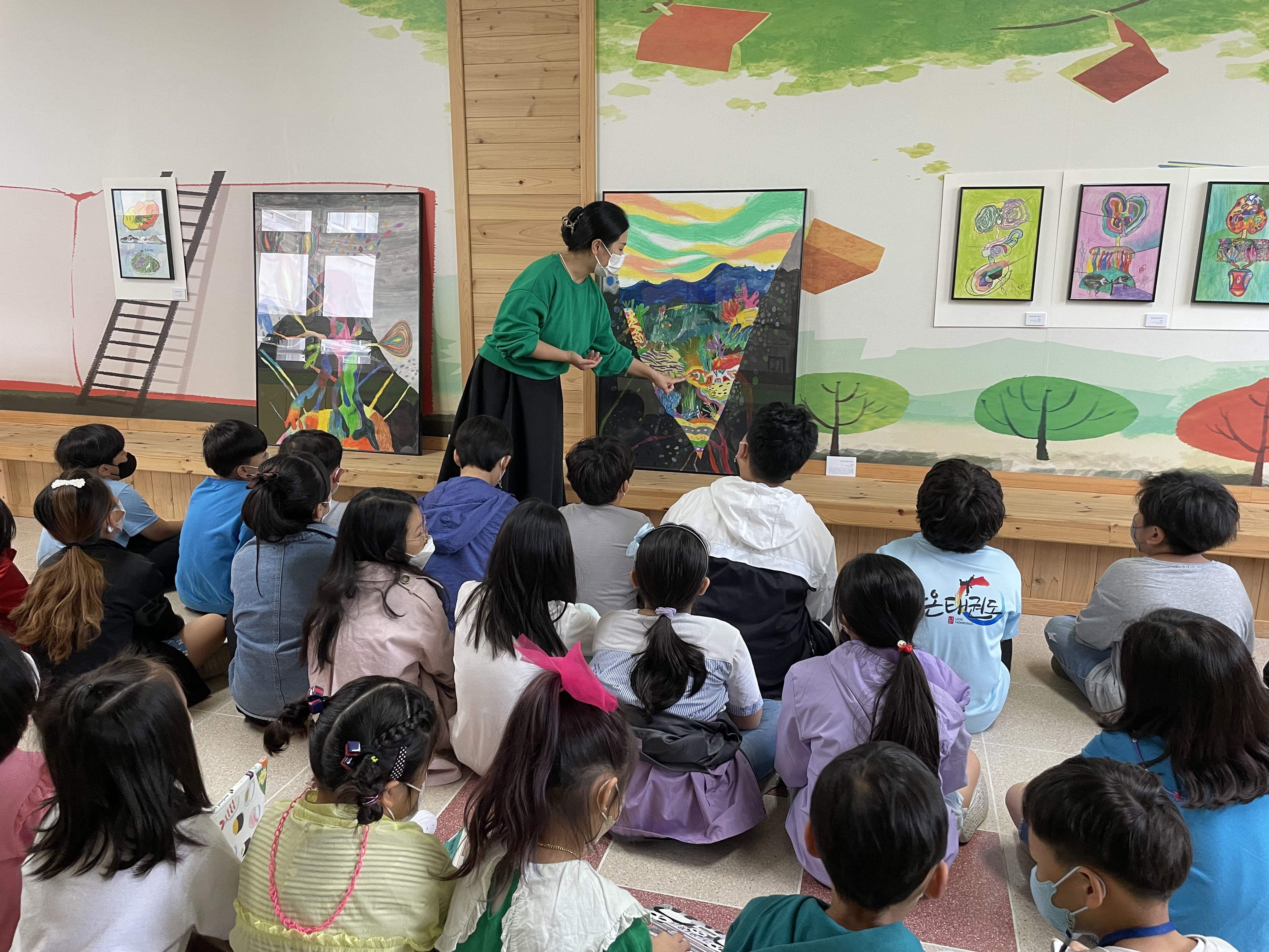 ‘경험’을 그림으로 녹여낸 사파초 학생작가 작품 전시회 열어 - 관련이미지1