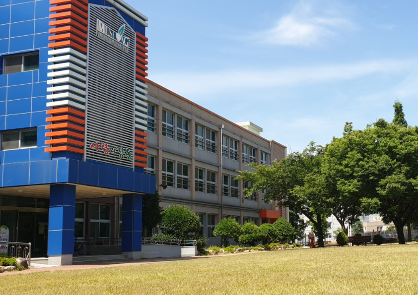 밀성제일고, 지역인재 9급 국가직 공무원 필기 5년 연속 경남 최다 합격 - 관련이미지1