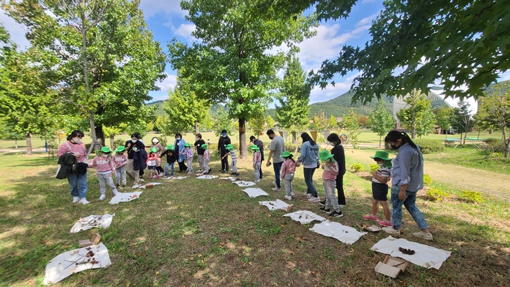 산청유, 방과후 놀이쉼터 숲 놀이 코칭 실시 - 관련이미지1