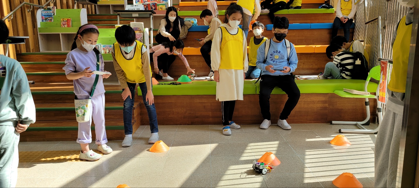 마산고운초, 인공지능과 함께하는 체험 부스 운영 - 관련이미지2