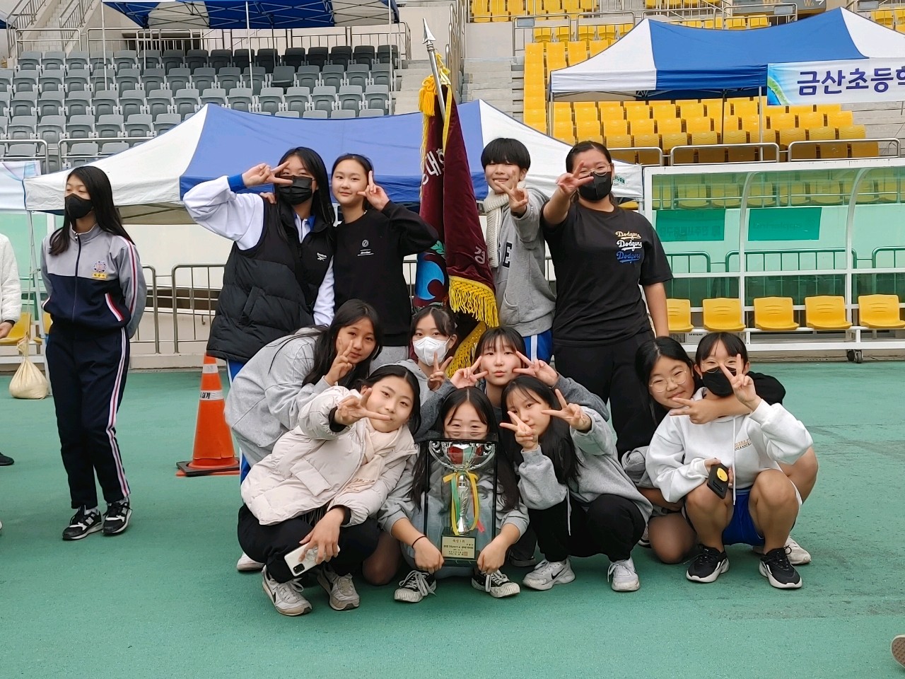 진주여중, 제16회 교육장기 초,중학생 육상대회 종합 우승 - 관련이미지2