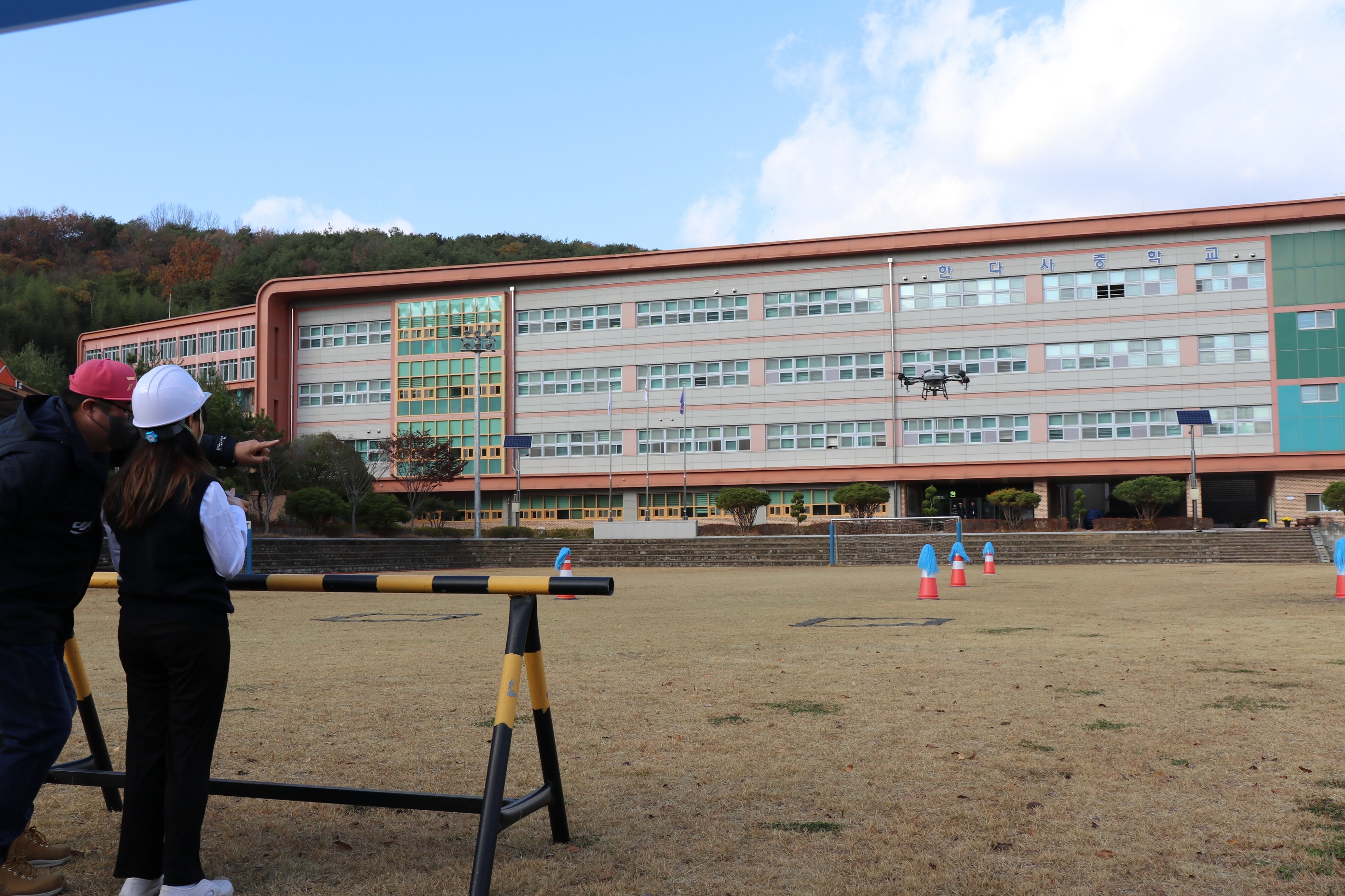 한다사중, 우리들의 꿈과 미래를 하늘 높이 높이! 청소년 드론 교육 및 영상 컨텐츠 제작 실시 - 관련이미지2