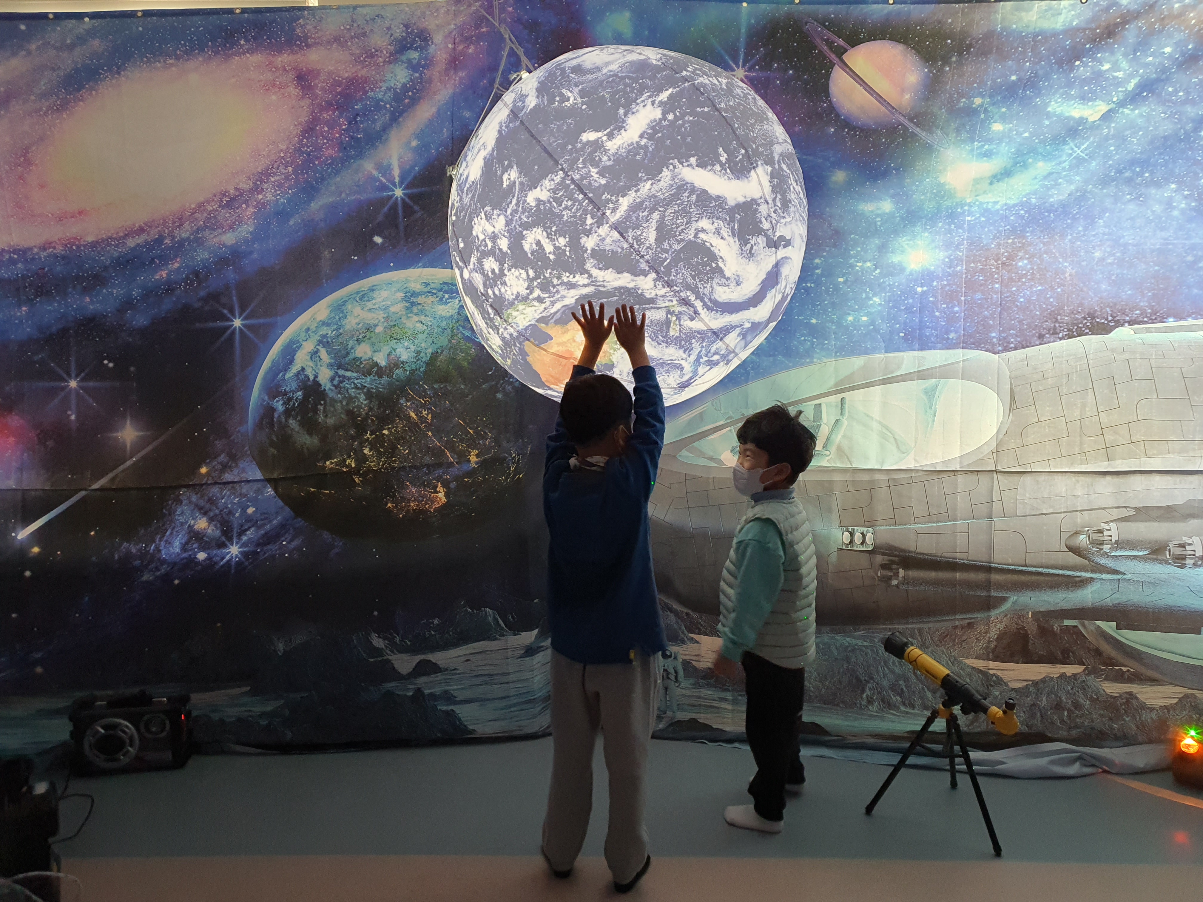 창원 남정초병설유치원, 유치원 안에서도 다양한 놀이 경험을 할 수 있어요! - 관련이미지2