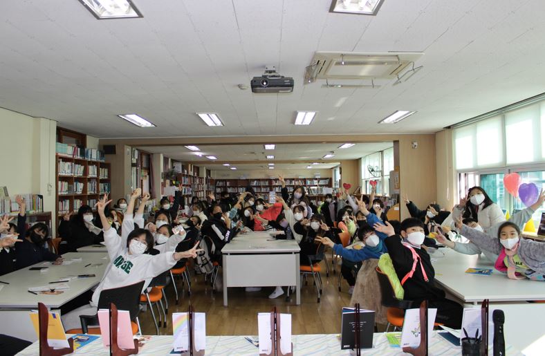 2022. 대방초 책쓰기 동아리 출판 기념회, “나는야 학생 작가!” - 관련이미지3