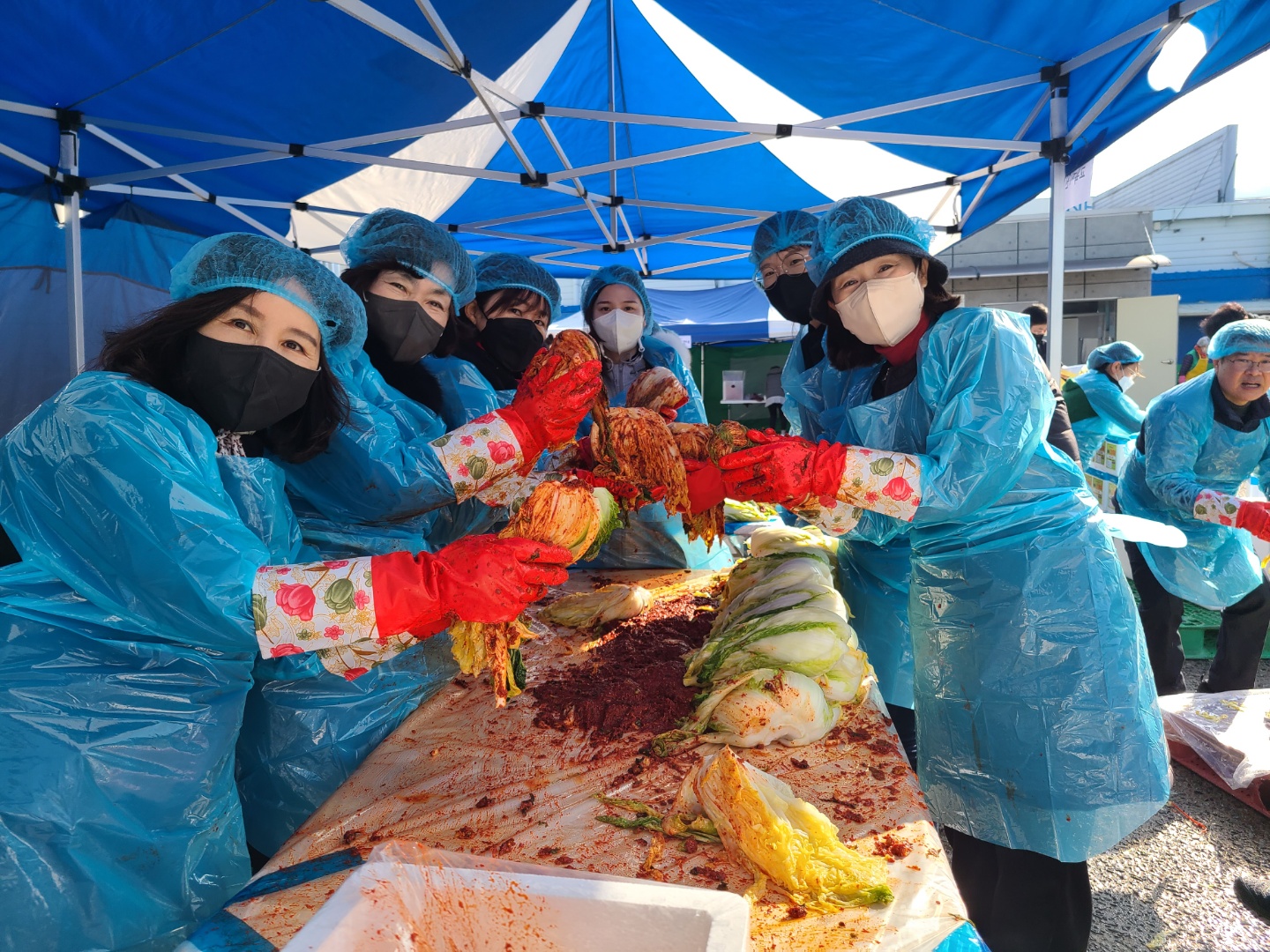 사천교육지원청, 사랑의 김장 나눔 봉사활동 전개 - 관련이미지2