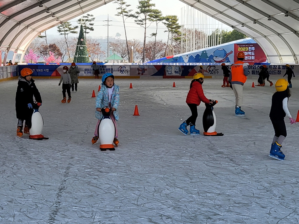 옥종초, 스케이트 타러 겨울왕국으로 고고고! - 관련이미지2