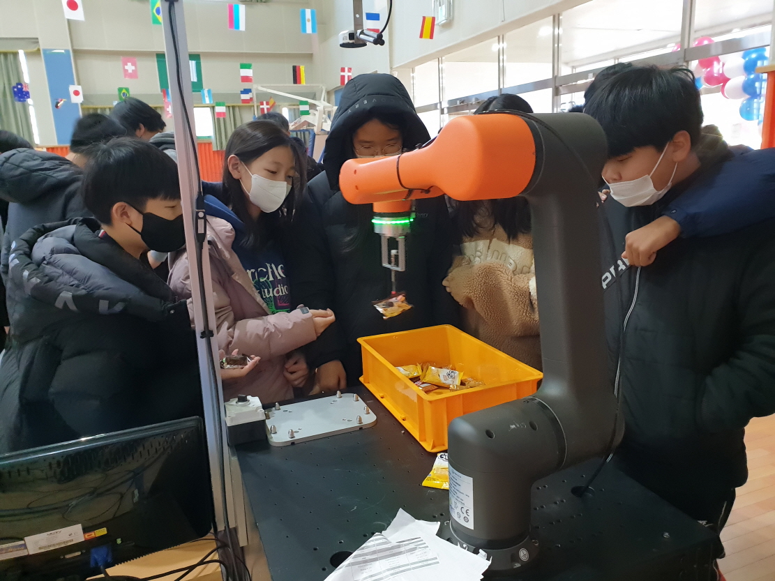 의령중, IT(정보통신기술) 페스티벌 개최 - 관련이미지3