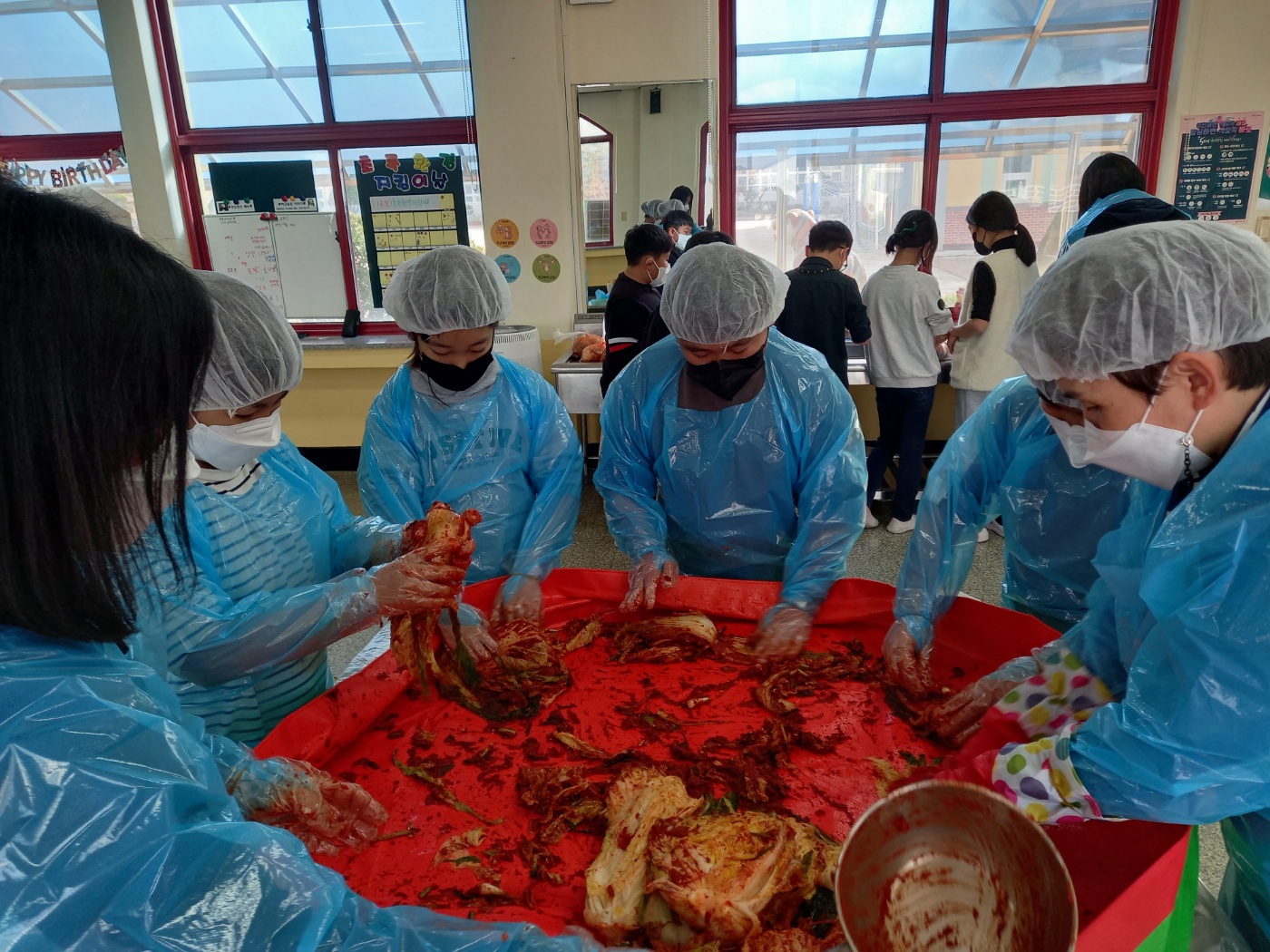 진정초, 독거 어르신을 위해 사랑으로 김치 담궈 - 관련이미지1