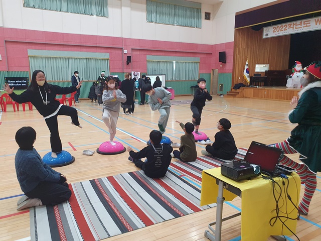 서하초, 신나게 영어와 놀며 자신감을 키워요! - Winter English Festival 실시 - - 관련이미지3