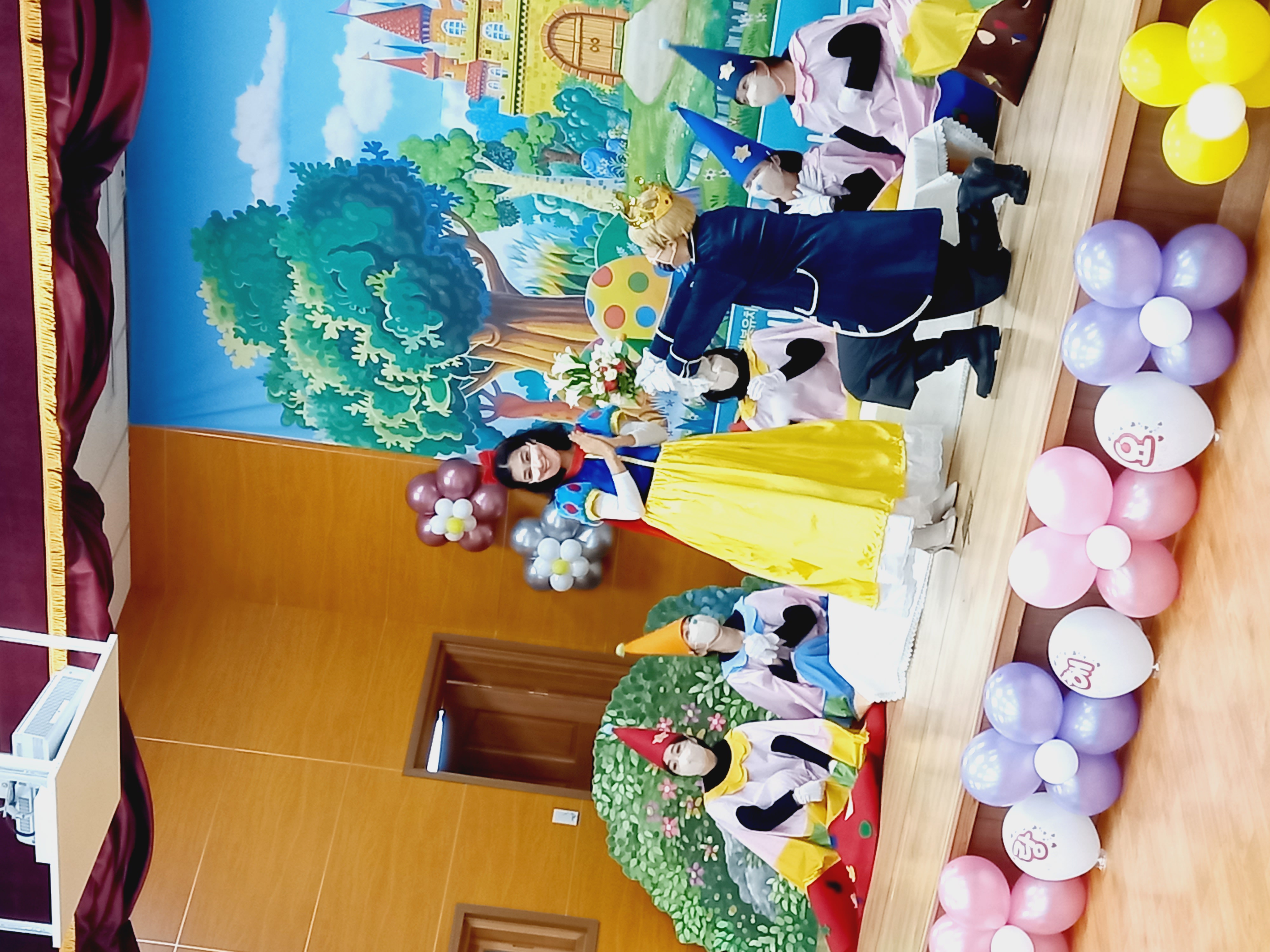 선진유치원, 학부모동아리<백설공주> 동극 공연 - 관련이미지3