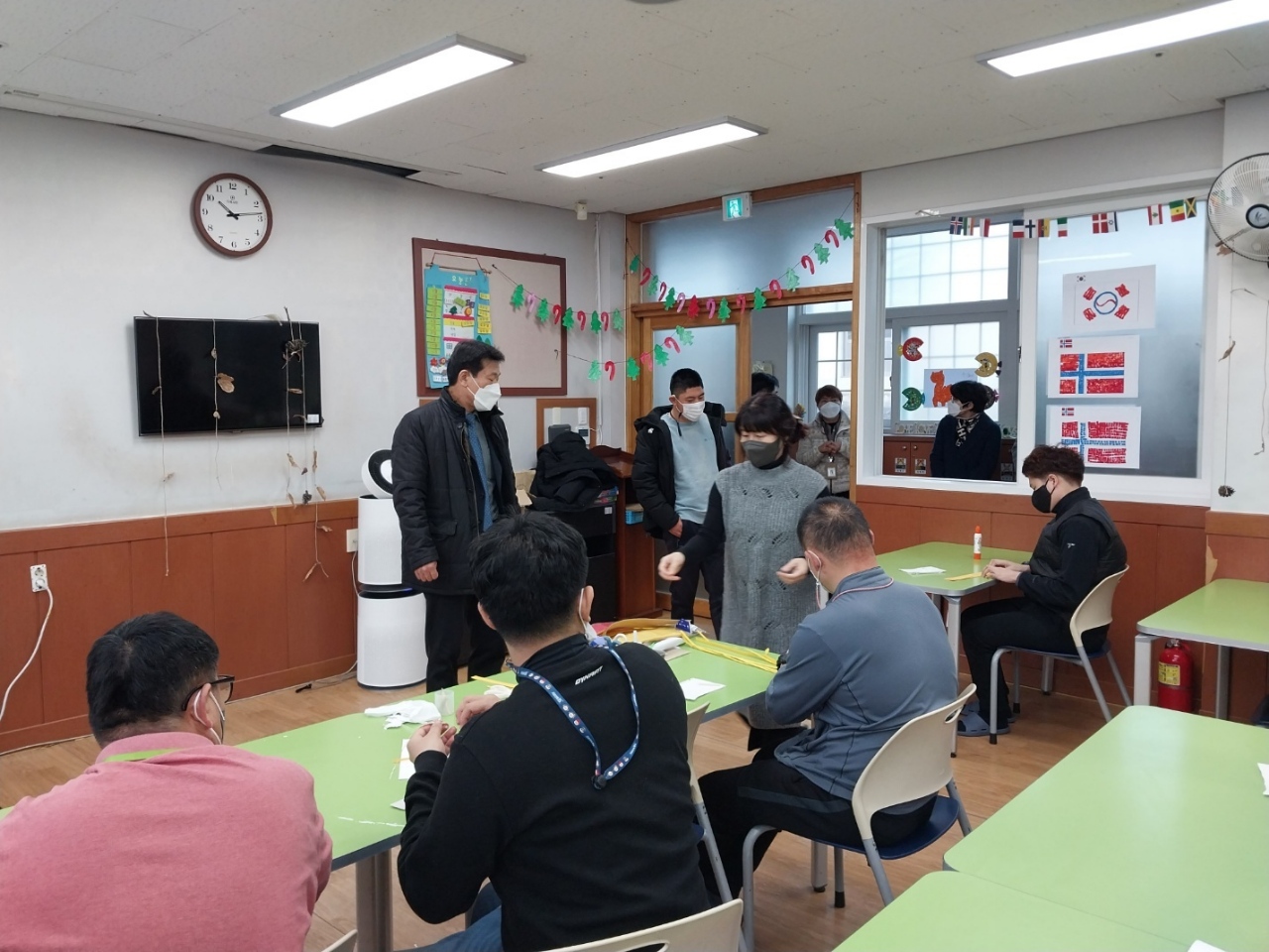 함안교육지원청, ‘다솜누리 봉사단’ 사랑의 후원금 전달 - 관련이미지3