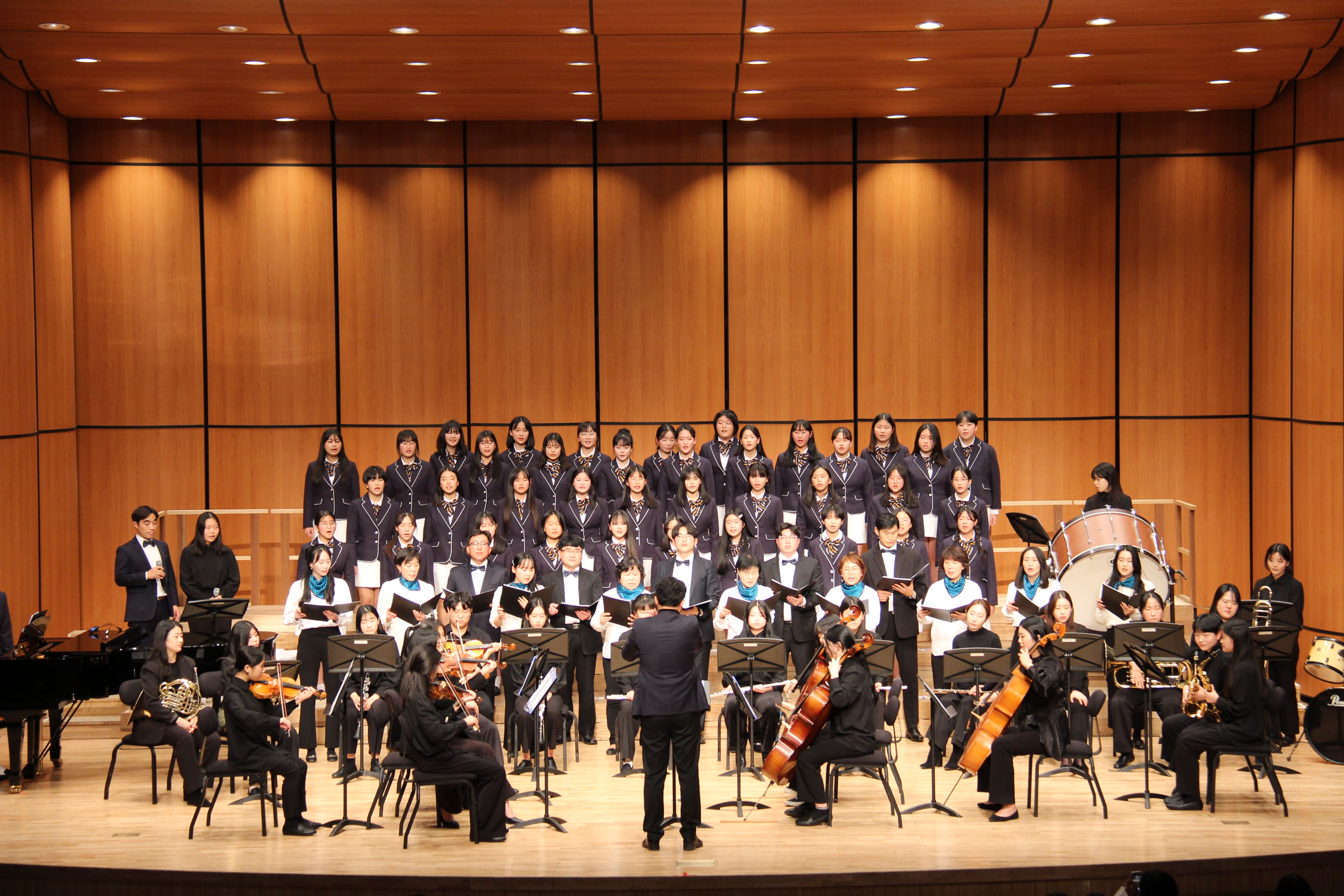 신창여중, 제26회 창녕군민을 위한 신창 송년합창의밤 개최 - 관련이미지3