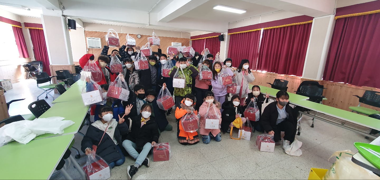 봉래초, 케익과 함께하는 크리스마스!! - 관련이미지1