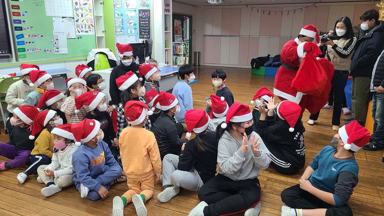 서하초, 영어와 함께 White Christmas - 크리스마스 이벤트 English Day 실시 - - 관련이미지2