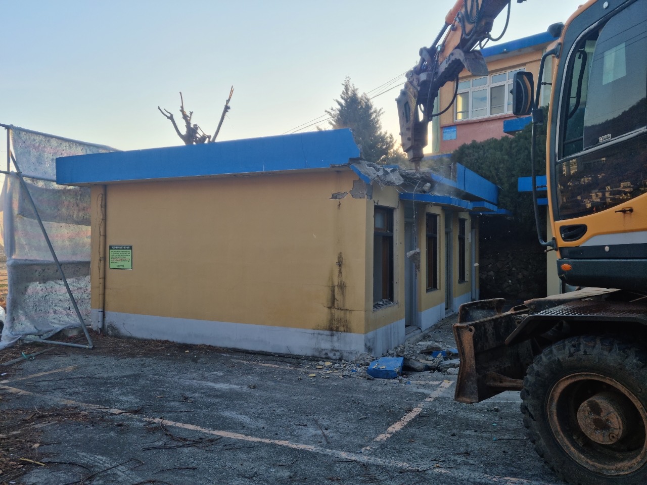 남해교육지원청, 폐지학교 노후 건물 철거 - 관련이미지1