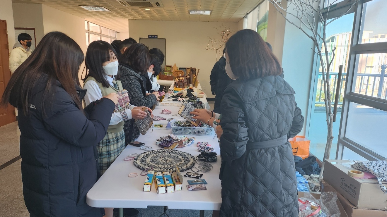 함안교육지원청, 2022년 함안 행복교육지구 학생중심(동아리) 마을학교 성과 나눔 운영 - 관련이미지4