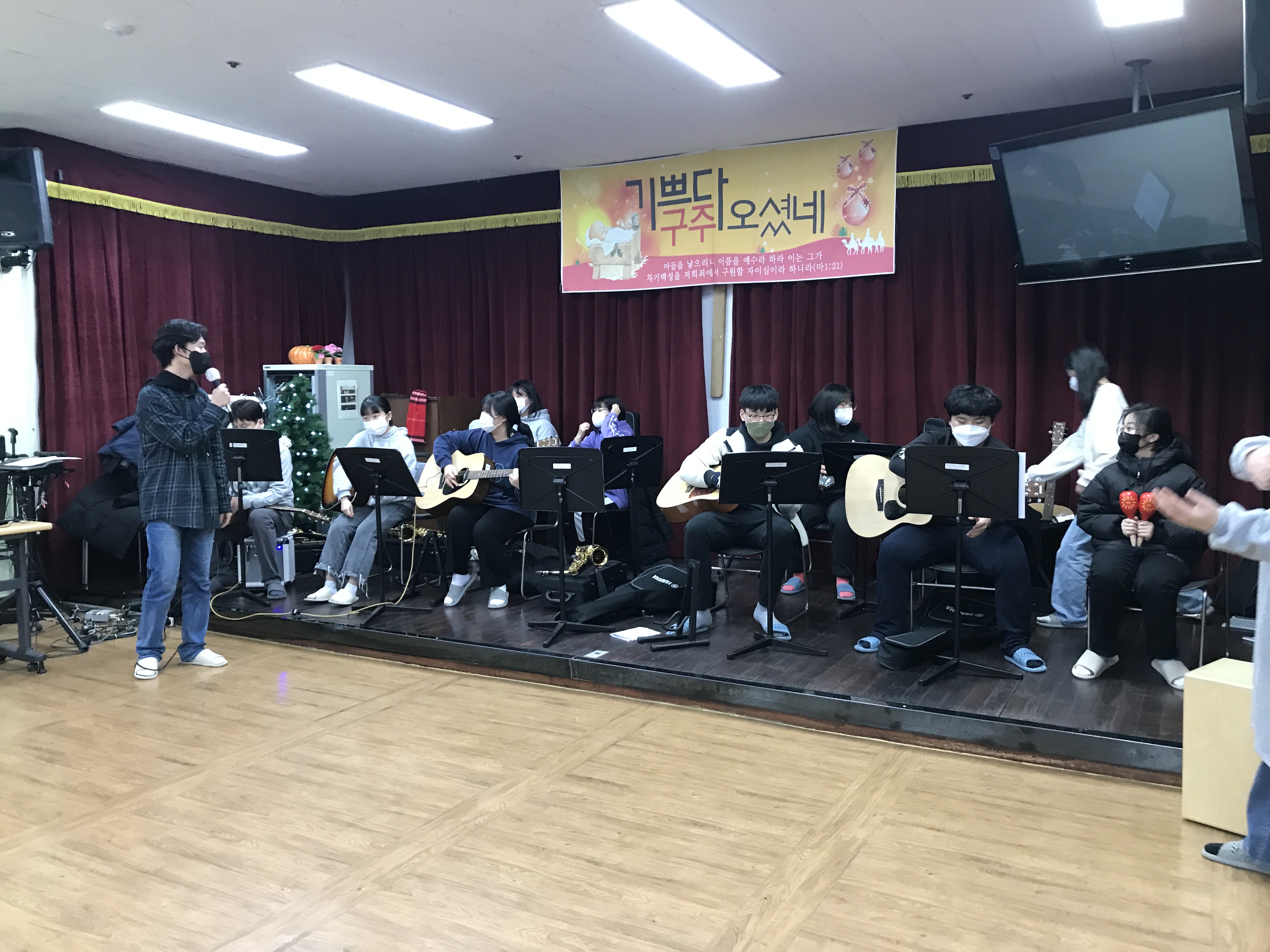 삼가중 나눔의 미덕 실천 ？합천 노인 요양원 위문공연 - 관련이미지2