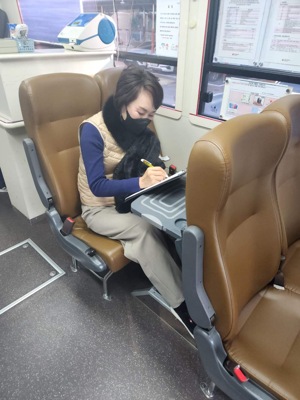 통영교육지원청, 혈액 수급난 해소를 위한 전 직원 생명나눔 청렴 헌혈 - 관련이미지1