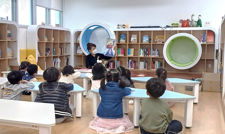 마산도서관, 토요일마다 펼쳐지는 도서관 책 놀이터 - 관련이미지1