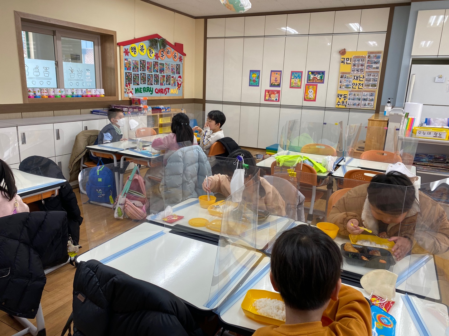 김해교육지원청, 방학 중 초등돌봄교실 건강 도시락 지원 - 관련이미지1