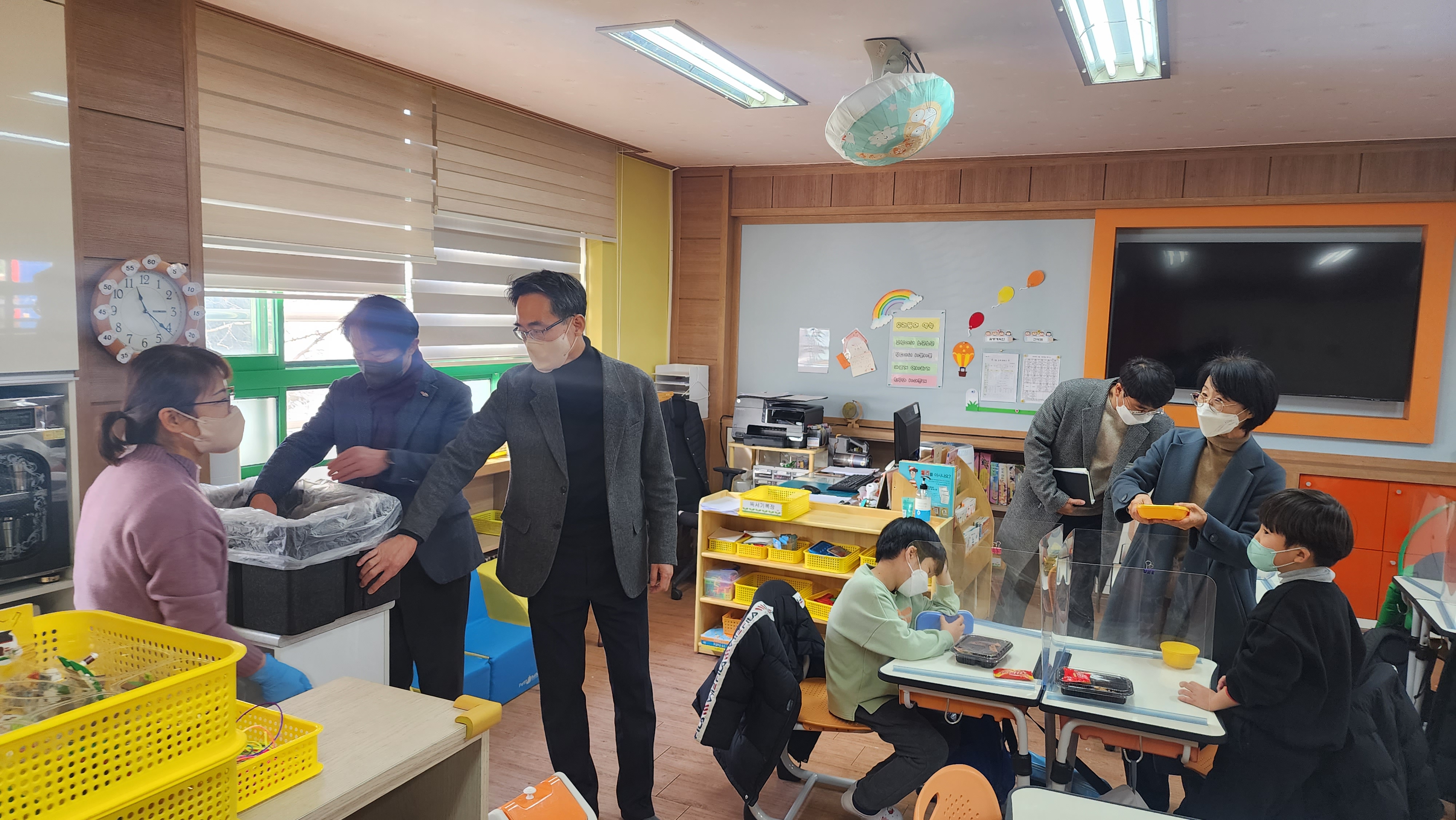 김해교육지원청, 방학 중 초등돌봄교실 건강 도시락 지원 - 관련이미지2