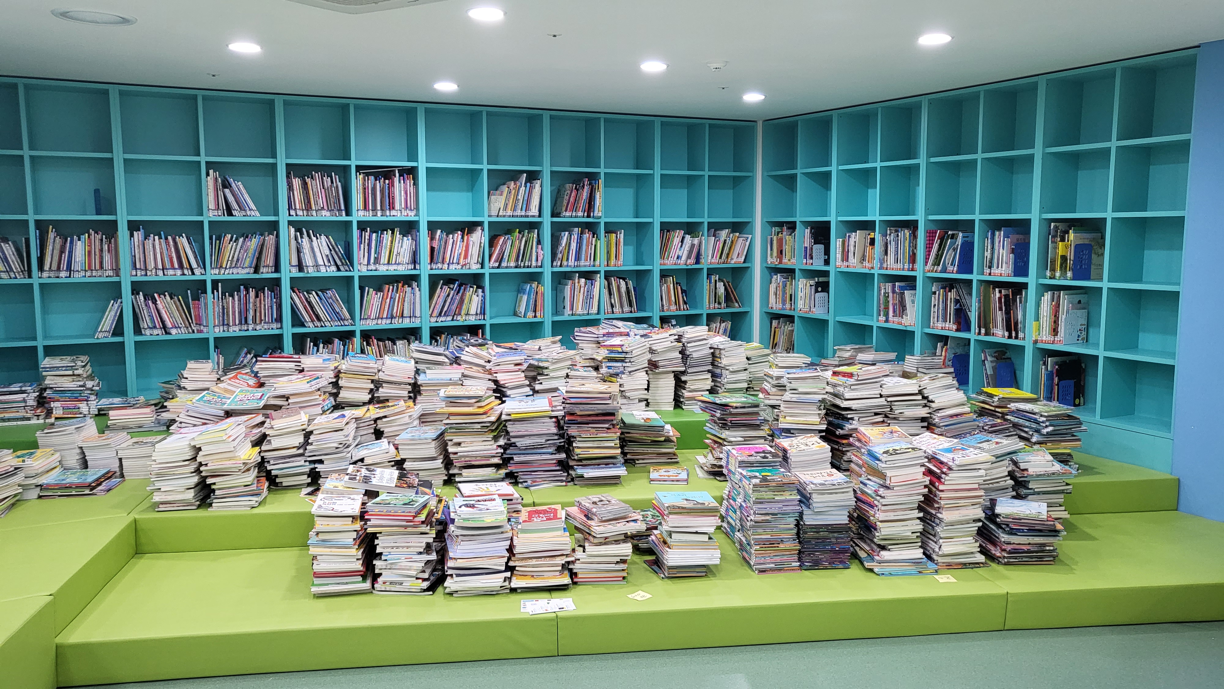 은하수초, 적극 행정으로 도서관 장서 5,500여권 확보 - 관련이미지1