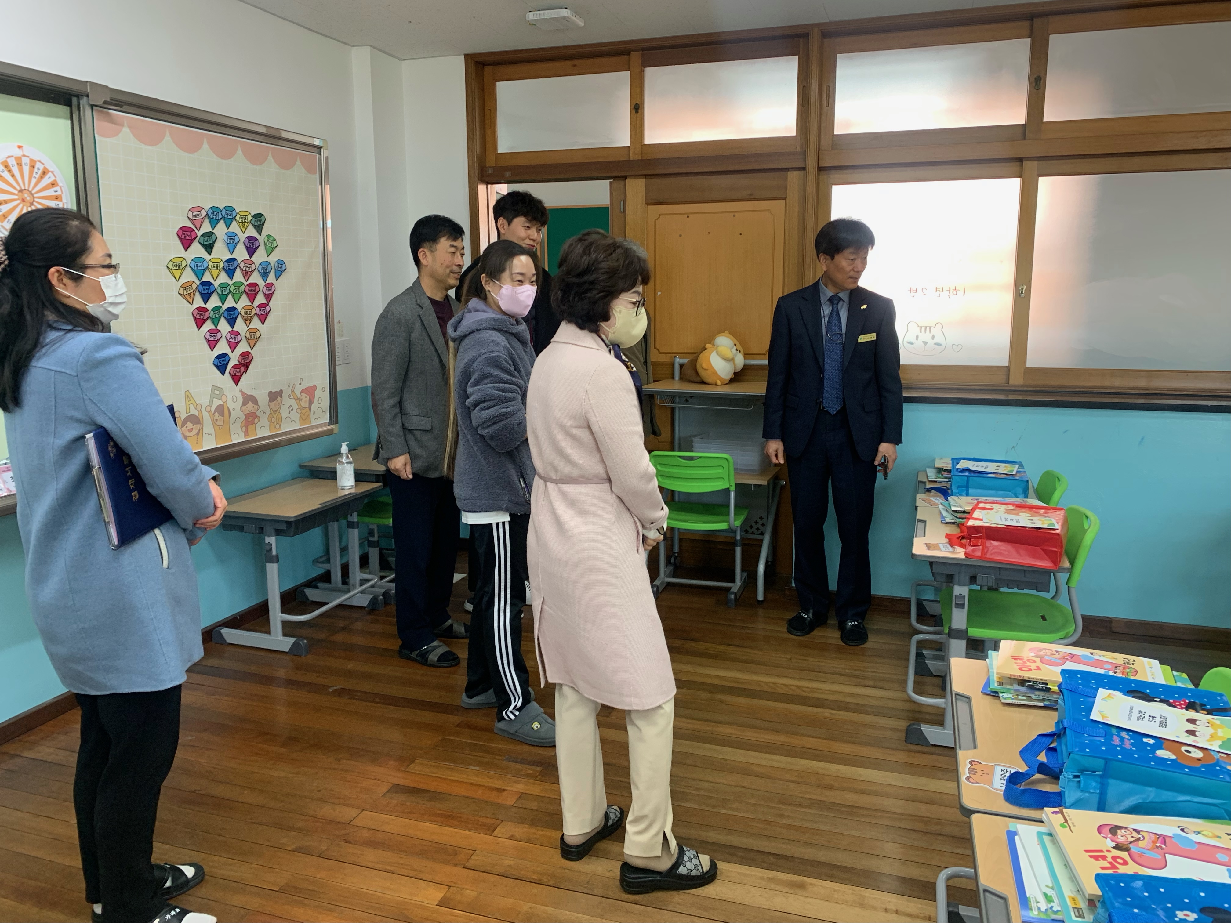 진주교육지원청, 신학기 대비 학교 방역 특별점검 실시 - 관련이미지1