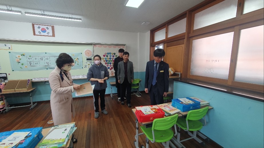 진주교육지원청, 신학기 대비 학교 방역 특별점검 실시 - 관련이미지2