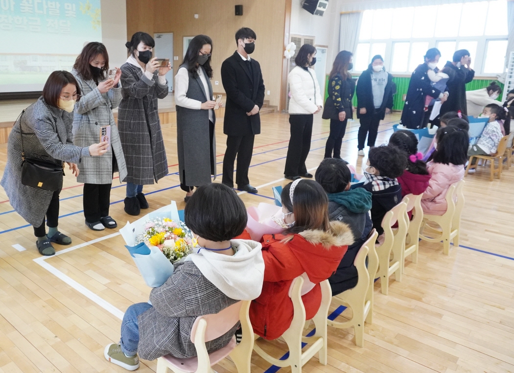 우암초, 부모님에 대한 감사를 실천하는 입학식 - 관련이미지2