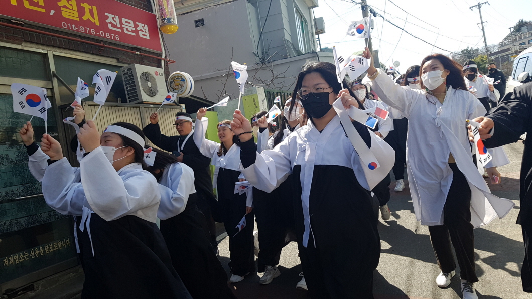 마산의신여중]  3.1 독립만세 재현행사 - 관련이미지3