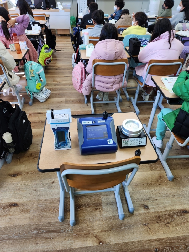 김해교육지원청, 학교 시설 내 공기질 측정·점검 시작 - 관련이미지1