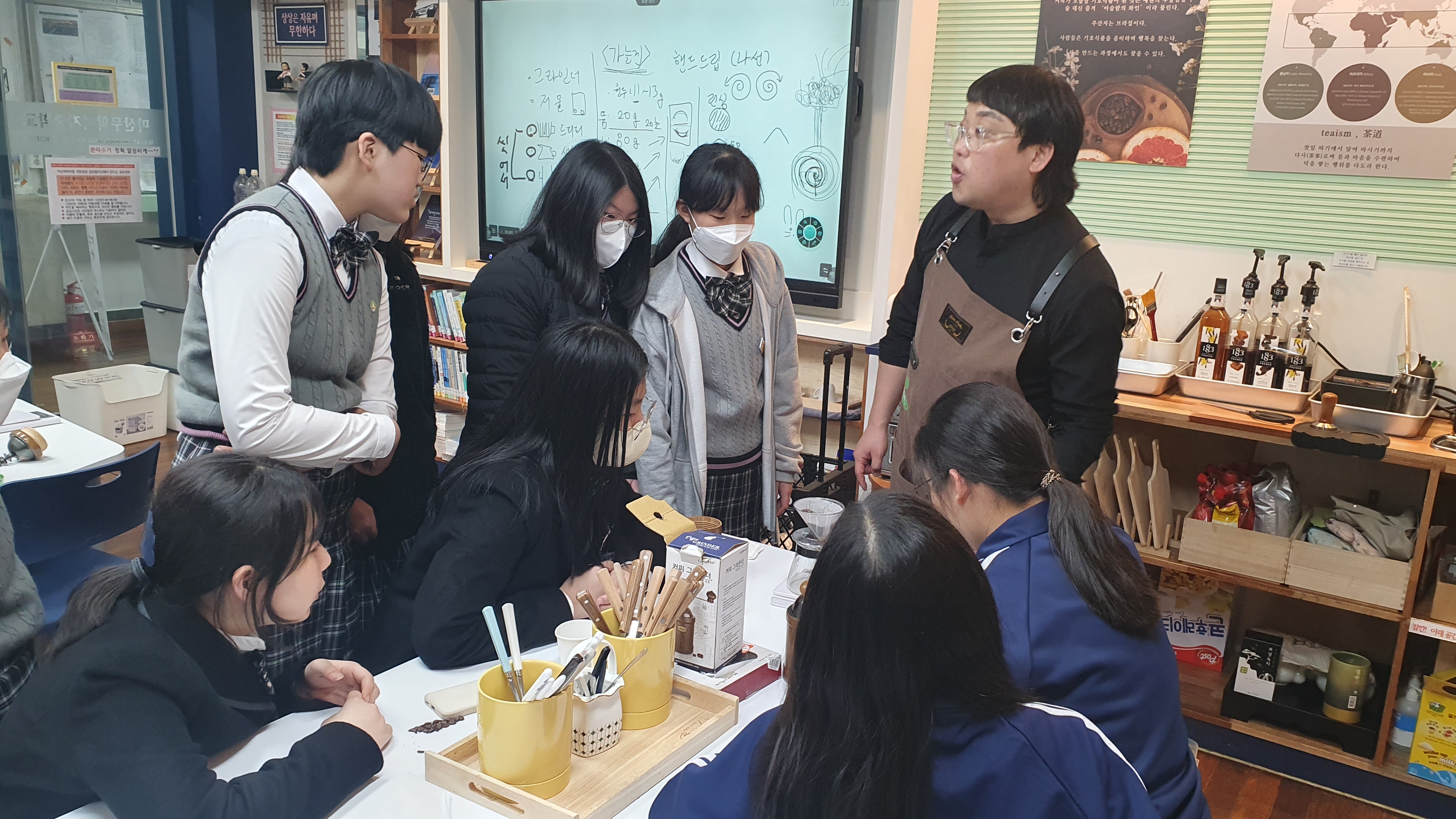 마산무학여자중학교 지역과 함께 하는 특별교육 프로그램 진행 - 관련이미지3