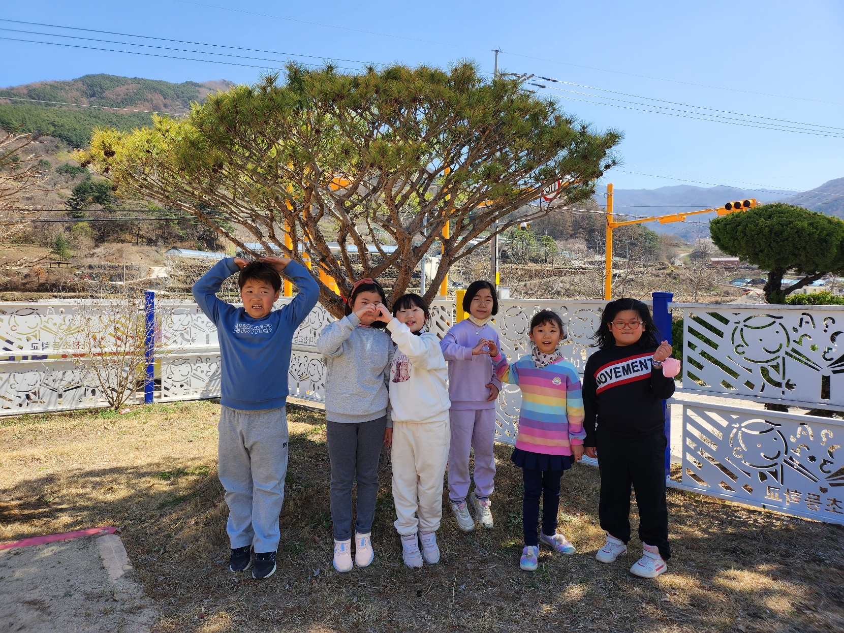 마천초, 졸업생 양쌍용 학교운영위원장 나무 기증 - 관련이미지2