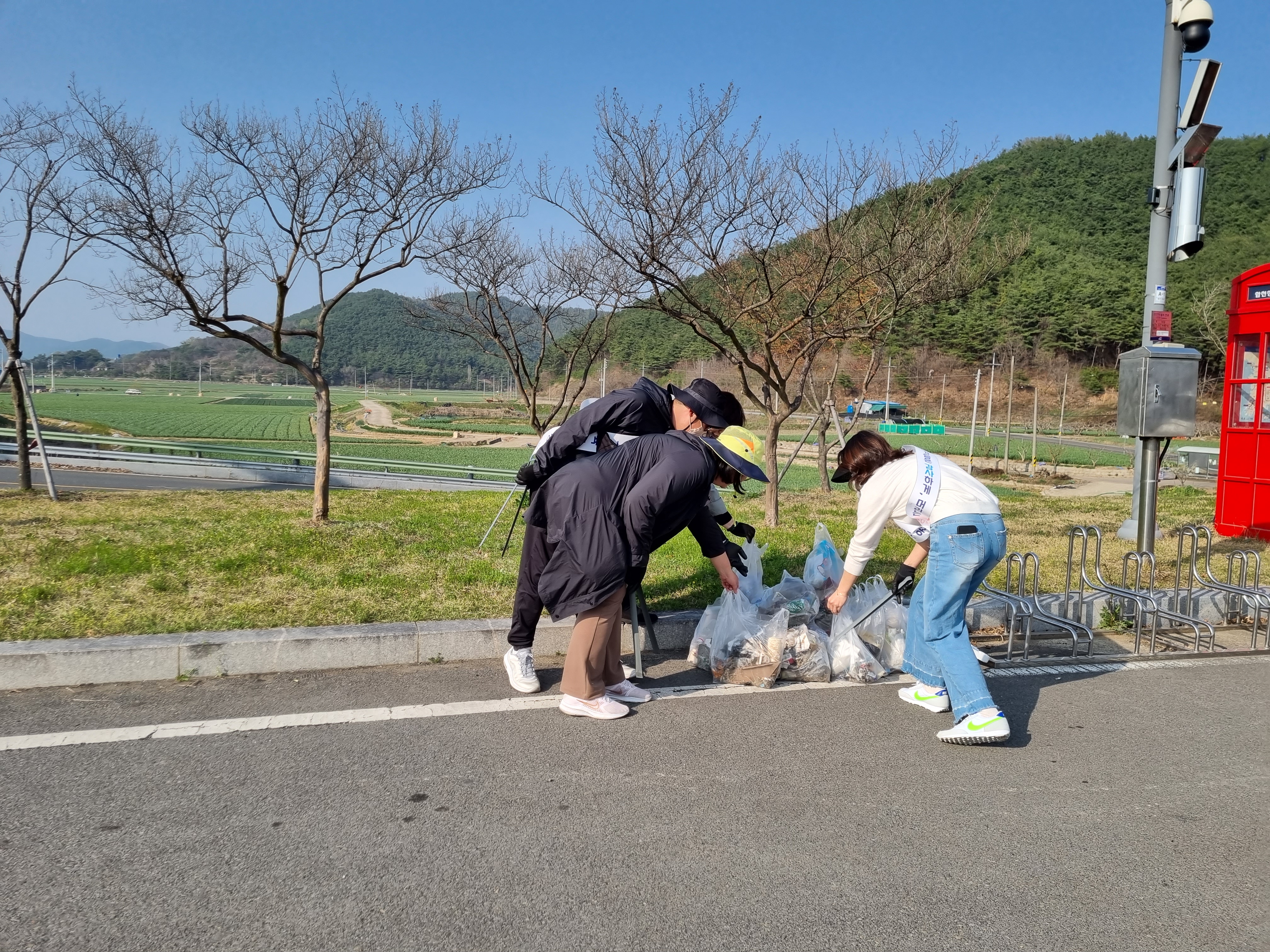 합천교육지원청, 모두 多 실천!! 플로킹!! 으로 환경보호와 청렴공감 문화 확산 - 관련이미지3