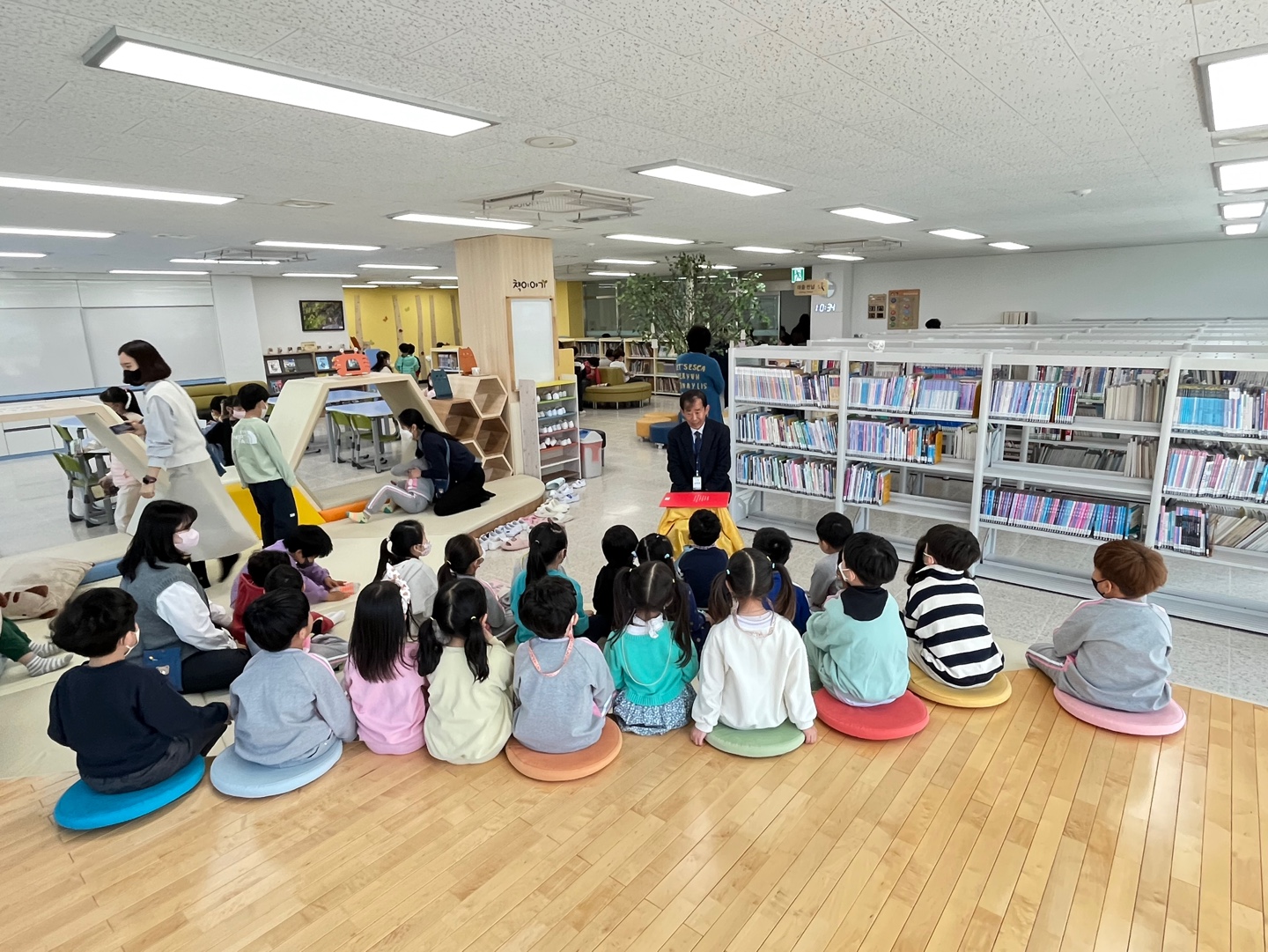 거제양정초등학교병설유치원, 책과 친해져요! - 관련이미지2