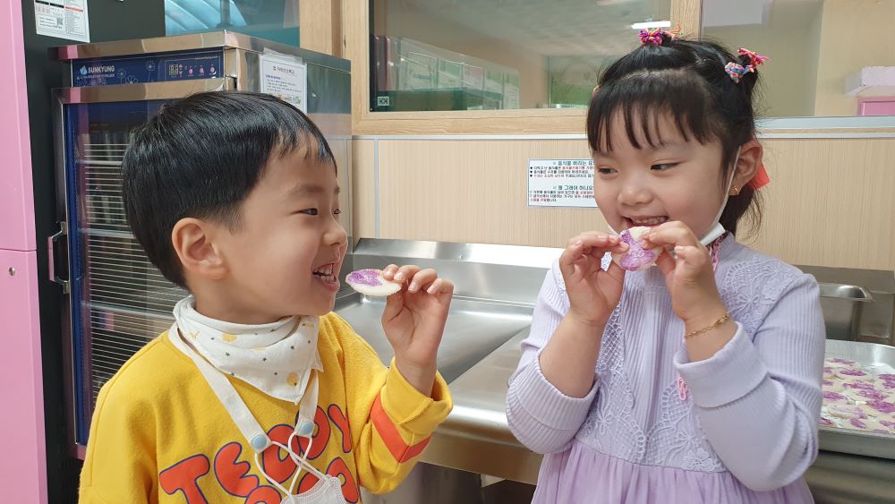 지곡초, 진달래 꽃잎에 물들다 - 관련이미지1