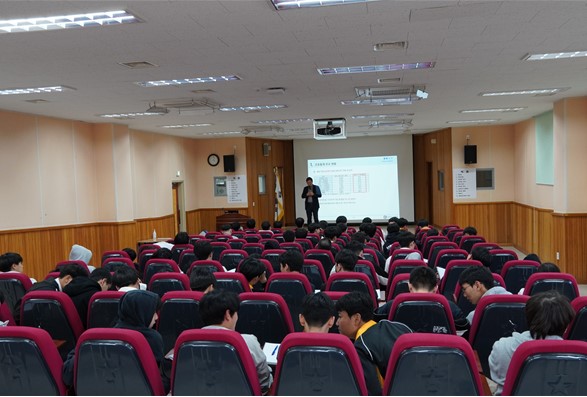 김해임호고, 지역 대학과 연계한 진로탐색활동 - 관련이미지2