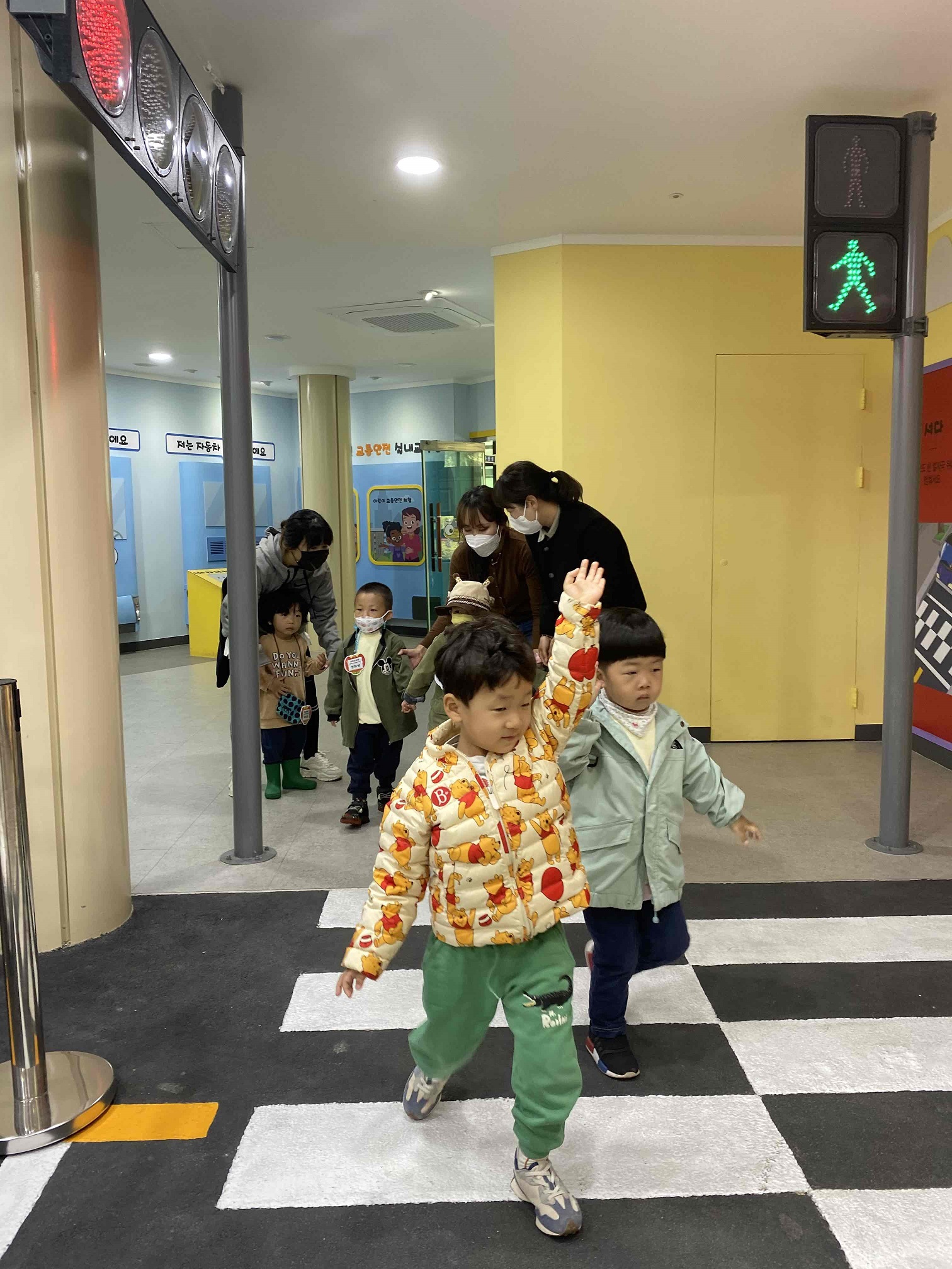 하동유치원, 교통안전 규칙을 잘 지킬래요 - 관련이미지1