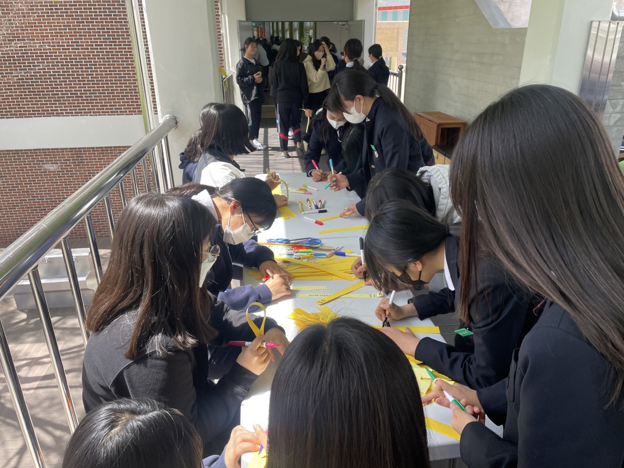 함안여자중학교, 학생자치회 주도 세월호 9주기 추모 활동실시 - 관련이미지1